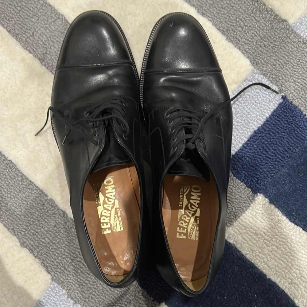 Ferragamo dress shoe in black
